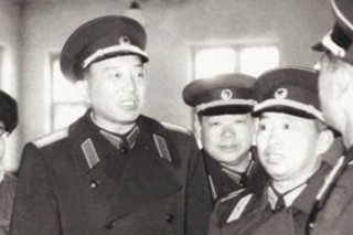 管家婆一肖-一码-一中一特_ 1957年，我军副师长投奔台湾，罗瑞卿策划了一个狡猾的计划。 次年，蒋介石下令：开枪。